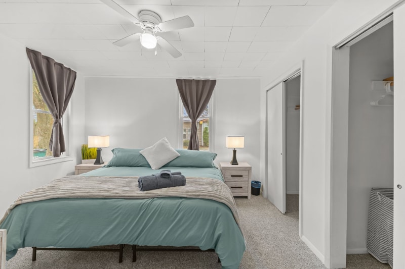 Building Photo - 131 W Noble St