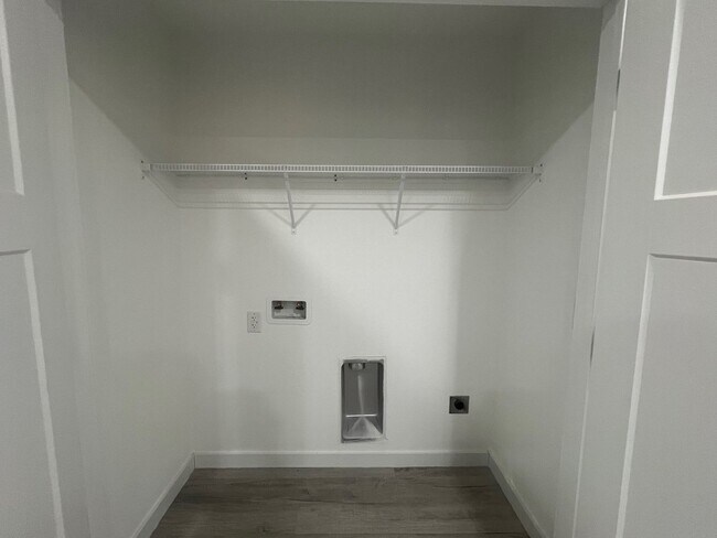 Building Photo - 9TH Ave Dr NE 2287-2289