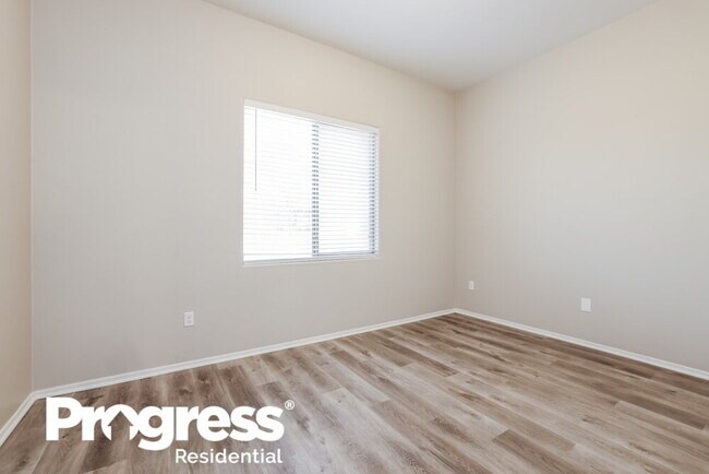 Building Photo - 420 S Blue River Loop
