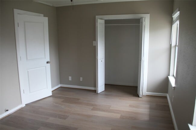 Building Photo - 5400 Sheldon St