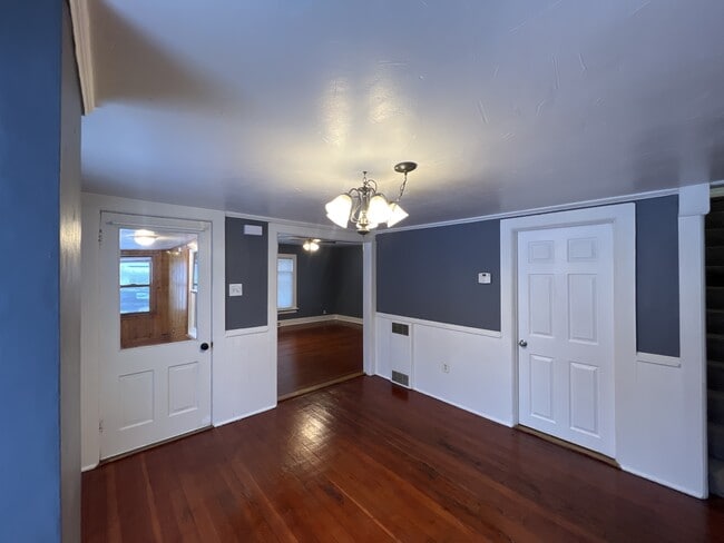 Building Photo - 353 Prospect Ave