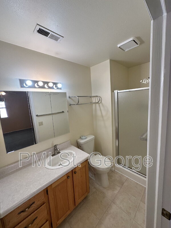 Building Photo - 55 E 600 S