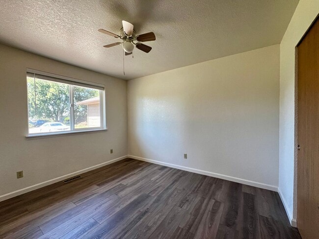 Building Photo - Non-Refundable & Security Deposit Total: $...