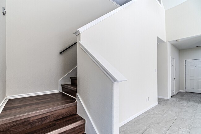 Building Photo - 18111 Hillock Glen Ln