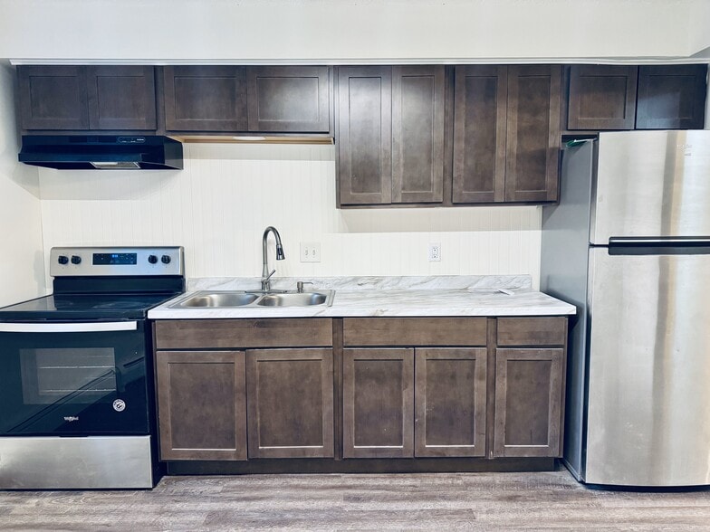 Kitchen - 1522 Mount Hope Ave