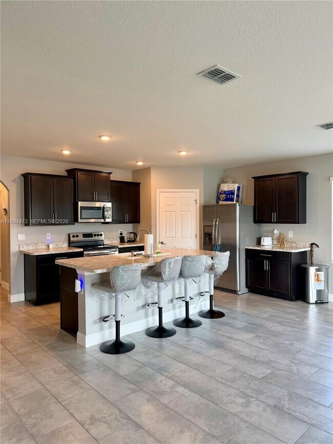 Building Photo - 8649 Cobblestone Dr