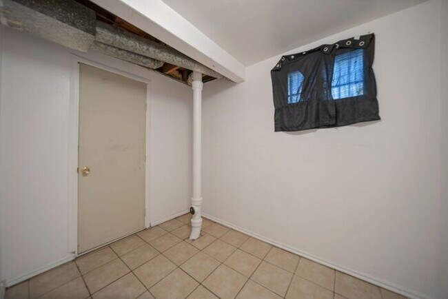 Building Photo - Remodeled Bungalow Style Home w/ Basement