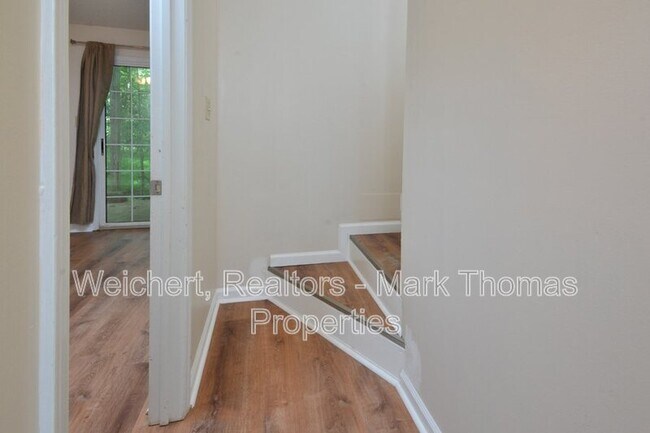 Building Photo - 13 Tarawa Terrace