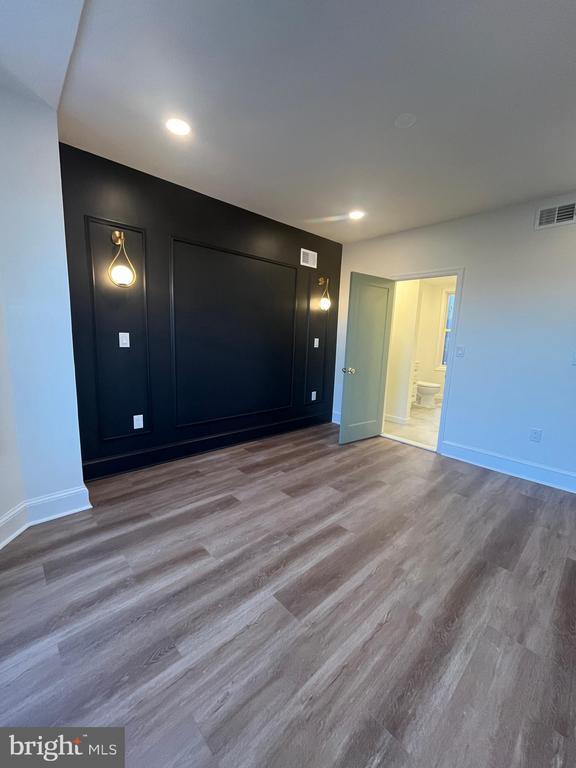 Building Photo - 5712 Cedar Ave