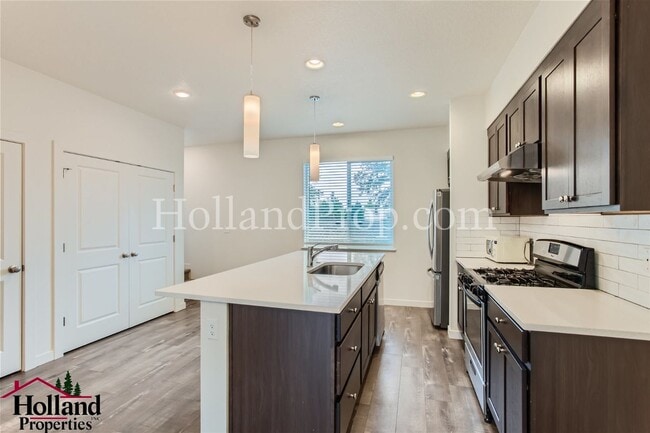 Building Photo - Beautiful 4-Bedroom Home with A/C, Private Yard & Easy Transit Access