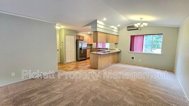 Building Photo - 11389 Symes Rd NW