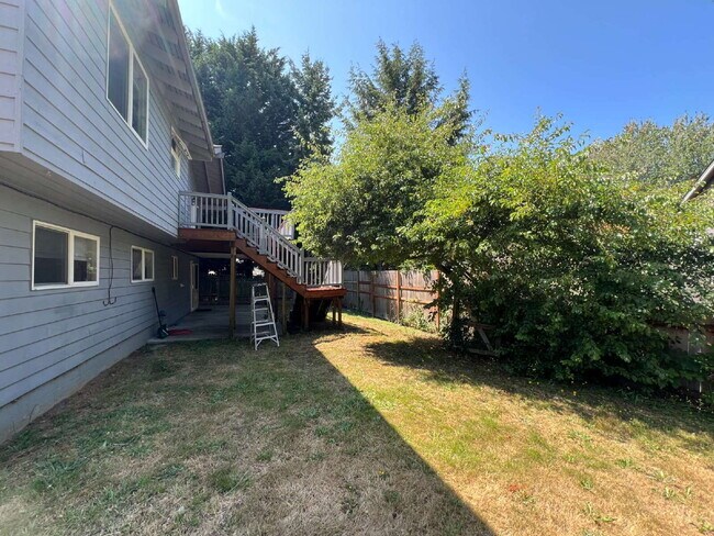 Building Photo - 5 Bedroom Home in Cul-de-sac AVAILABLE NOW!