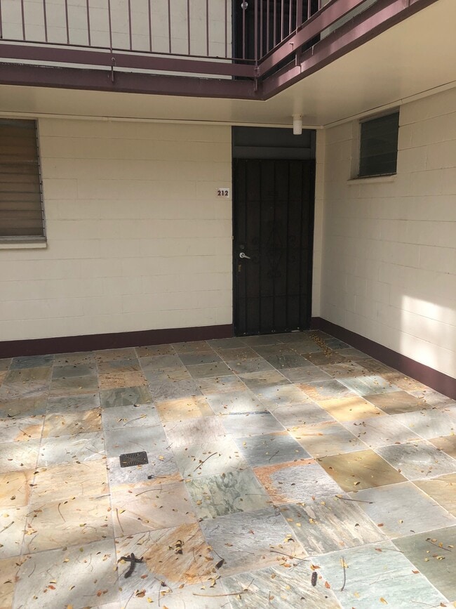 Building Photo - 1914 University Ave