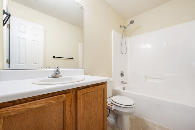 Building Photo - Beautiful 3BR Home with Fenced in Yard & 2-Car Garage in Raleigh