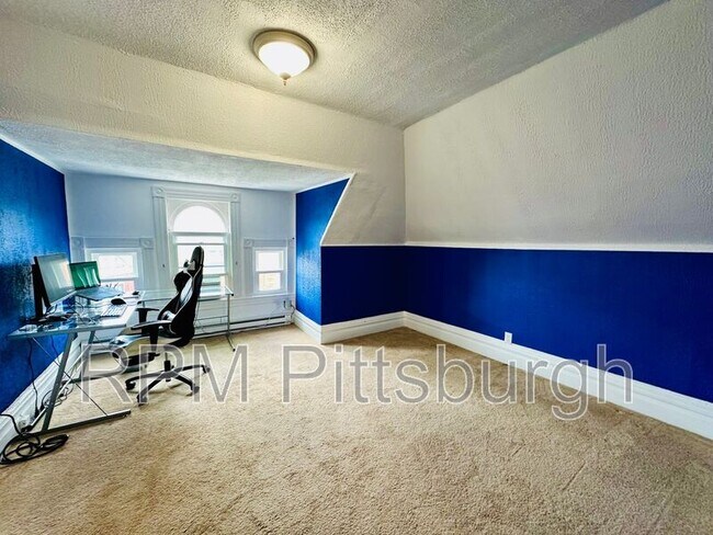 Building Photo - 828 Mellon St
