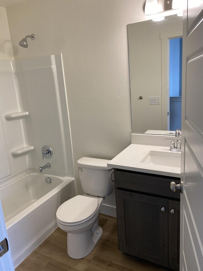 Building Photo - 51 W 440