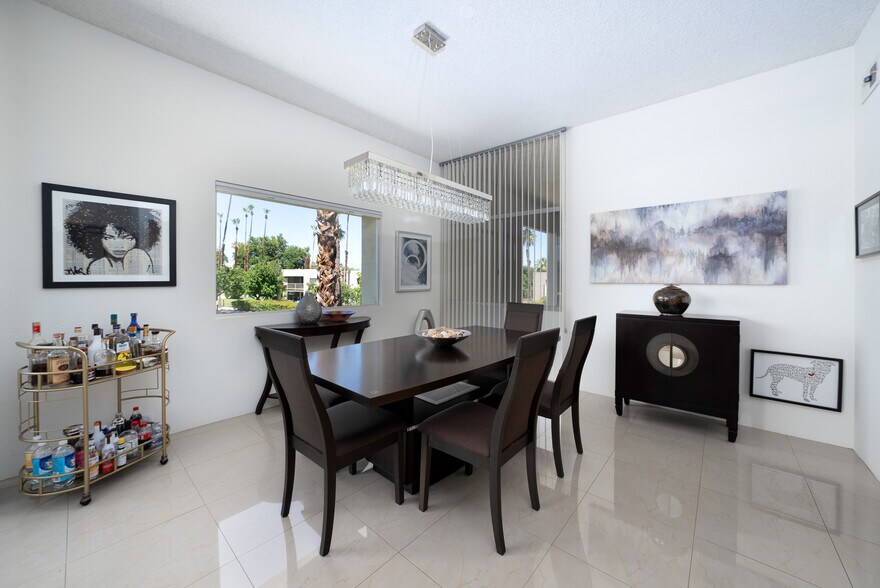 Building Photo - 451 Desert Lakes Dr