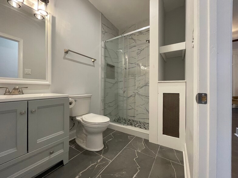 bathroom - 1233 Christian St