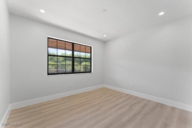 Building Photo - 5273 Treetops Dr
