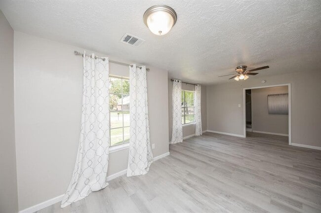 Building Photo - 12507 Whittington Dr