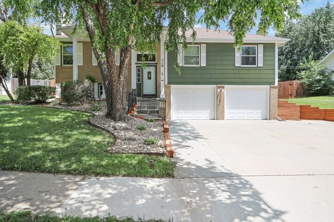 Building Photo - Spacious Home for Rent!