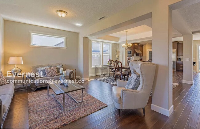 Building Photo - 5 Bed, 4 Bath / Section 8 Accepted / Available now!