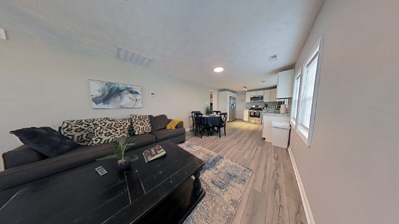 Building Photo - 445 Ames St