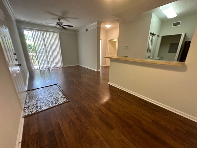 Building Photo - Second Floor 1/1 in Gated Palm Beach Gardens Community