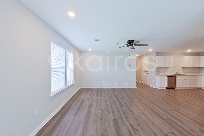 Building Photo - 52 Cottage Grove Dr