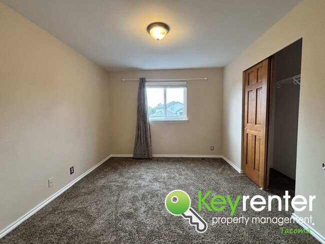 Building Photo - Spacious 5-Bedroom Home in Secluded Cul-De...