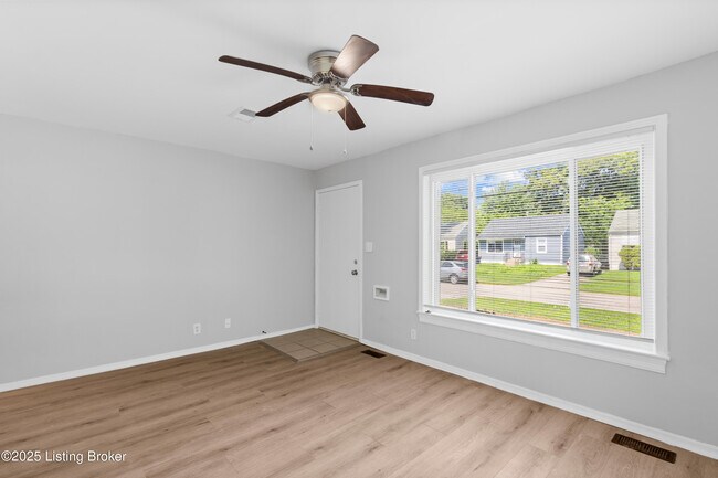 Building Photo - 1620 Phyllis Ave