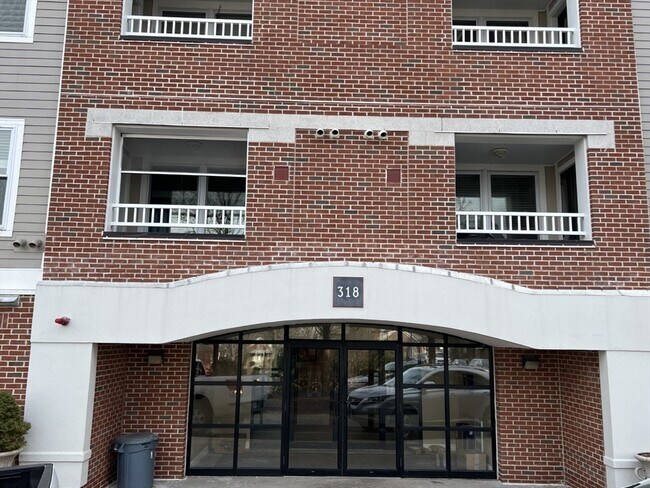 Building Photo - 318 Rindge Ave