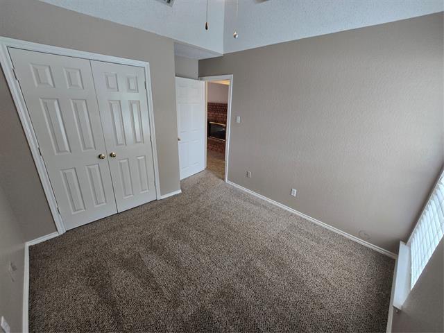 Building Photo - 2609 Classic Ct E