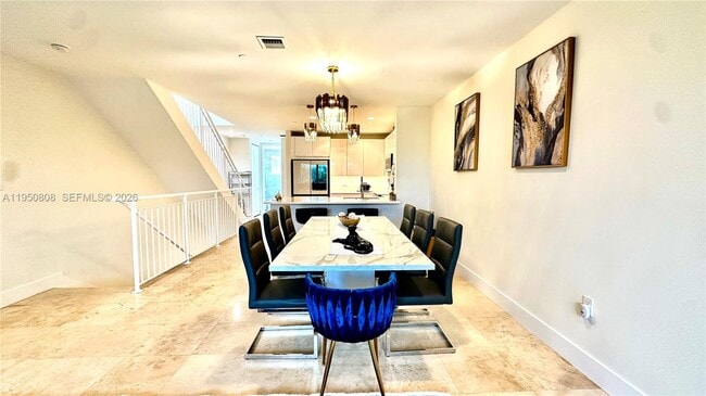 Building Photo - 814 NE 19th Ave