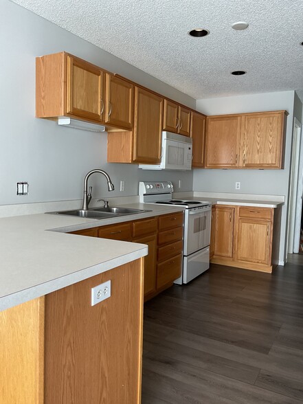 Kitchen - 17366 River Birch Pl