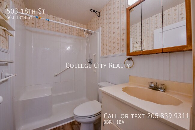 Building Photo - 503 18th St