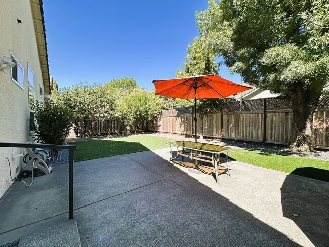Building Photo - 2172 Dolen Pl