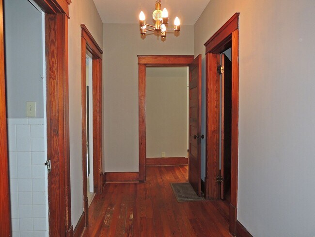 Building Photo - 1712 Old Niles Ferry Rd
