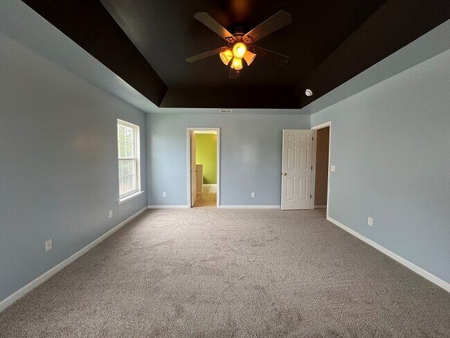 Building Photo - 570 Batty Way