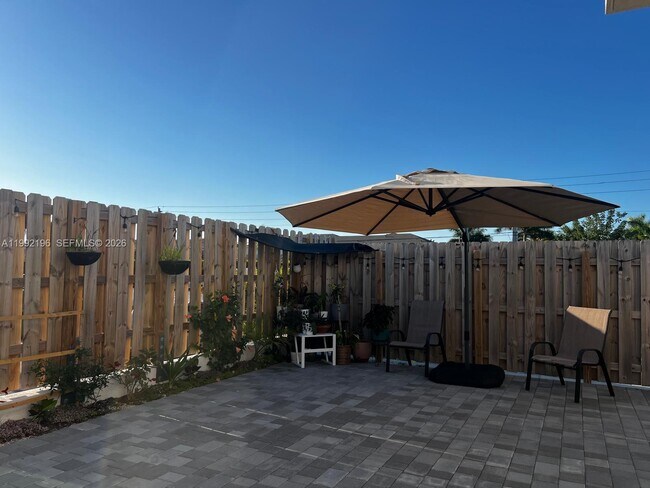 Building Photo - 1487 SE 7th Ter