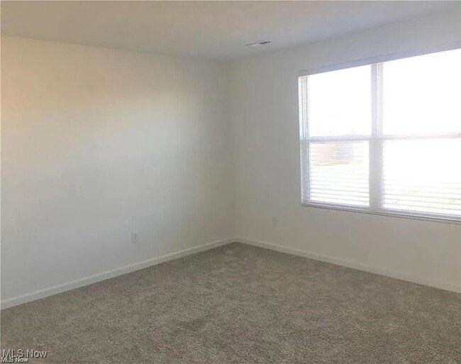 Building Photo - 63 Woodhull Cir