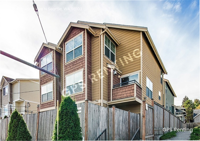 Primary Photo - 9217b Ashworth Ave N
