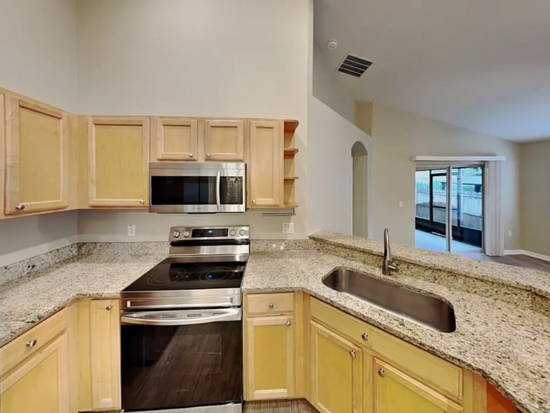 Building Photo - 15223 Lindera Dr