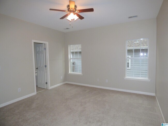 Building Photo - 951 Savannah Ln