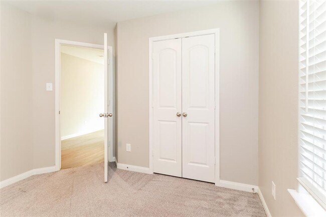 Building Photo - 23014 Bellini Dr