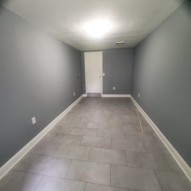 Building Photo - Cedar