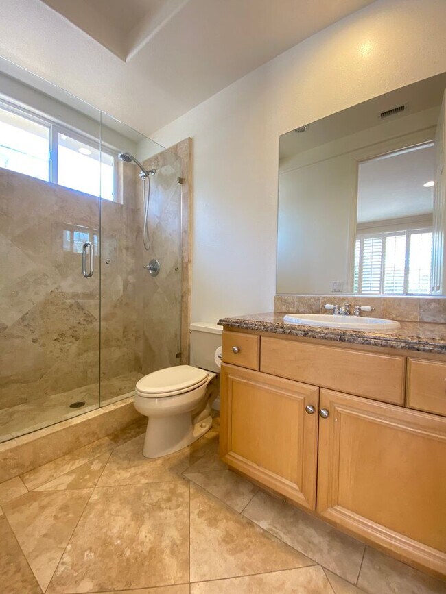 Building Photo - Beautiful 5 bedroom Newbury Park home with mountain views