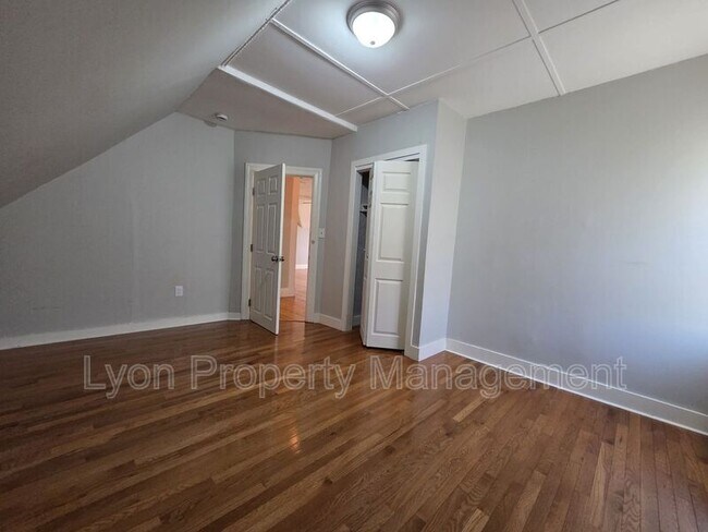 Building Photo - 15 Woodbine St