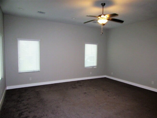 Building Photo - 3249 Dixie Dr