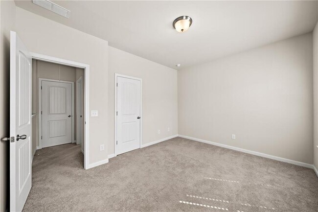 Building Photo - 5337 Burrus Ln